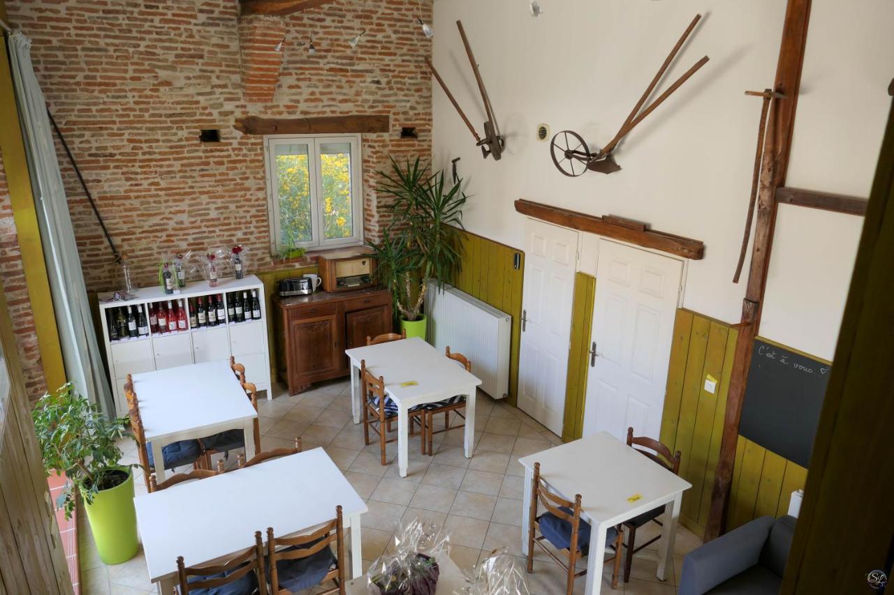 Domaine De L'Ile - Gites Et Chambres D'Hotes カステルサラザン エクステリア 写真